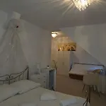 Проживание в семье Biesiadny Dworek Szpegawa