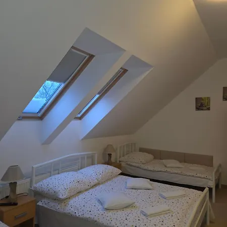 Проживание в семье Biesiadny Dworek Szpegawa