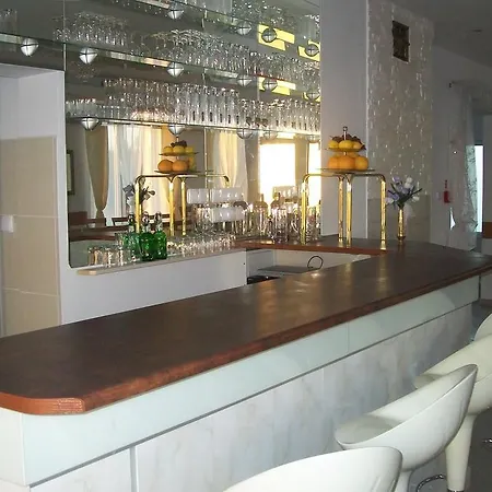 Biesiadny Dworek ホームステイ *