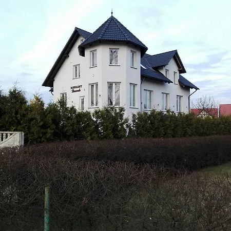 Biesiadny Dworek ホームステイ Szpegawa