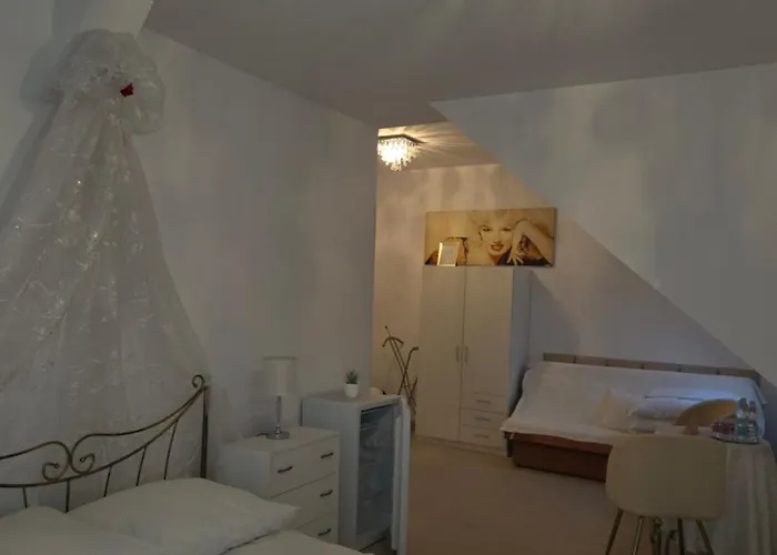 Alloggio in famiglia Biesiadny Dworek Szpegawa