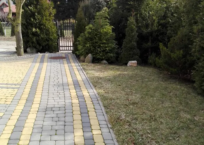 Biesiadny Dworek Pansiyon *